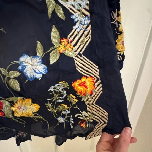 Johnny Was Navy Floral Embroidered Top - Picture 4 of 13